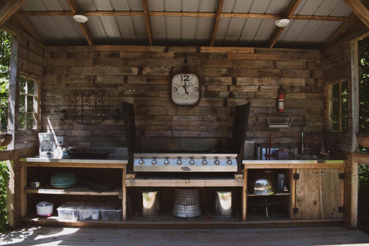 Complexe d'hébergement la Maison touristique Dugas Caraquet Esterno foto