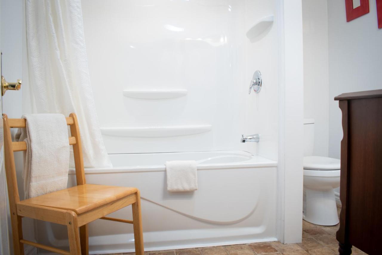 Complexe d'hébergement la Maison touristique Dugas Caraquet Esterno foto