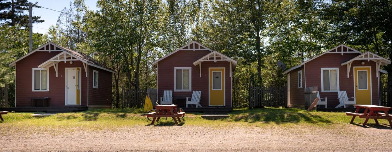 Complexe d'hébergement la Maison touristique Dugas Caraquet Esterno foto