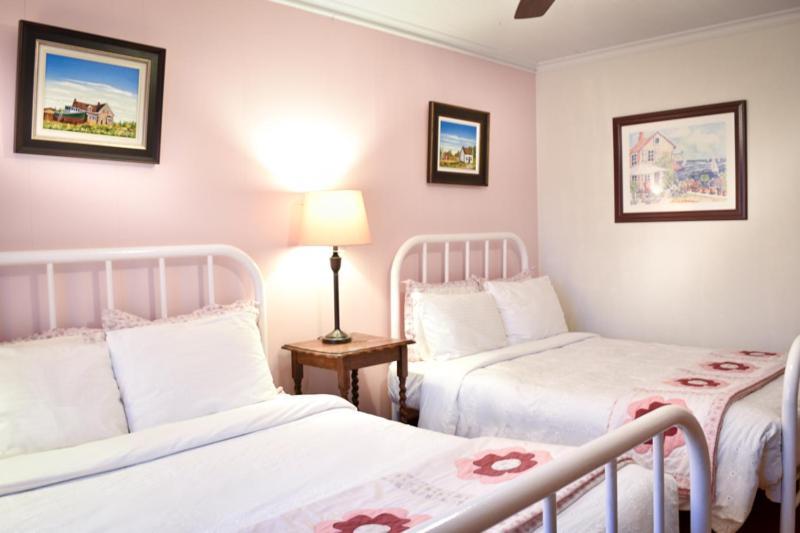 Complexe d'hébergement la Maison touristique Dugas Caraquet Esterno foto