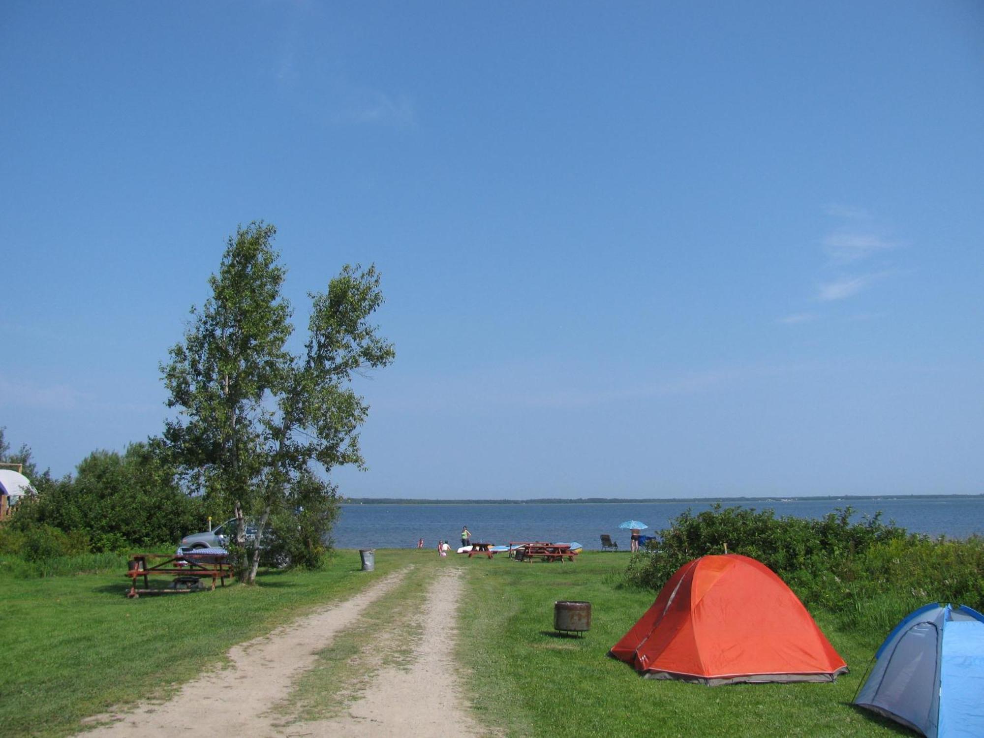 Complexe d'hébergement la Maison touristique Dugas Caraquet Esterno foto