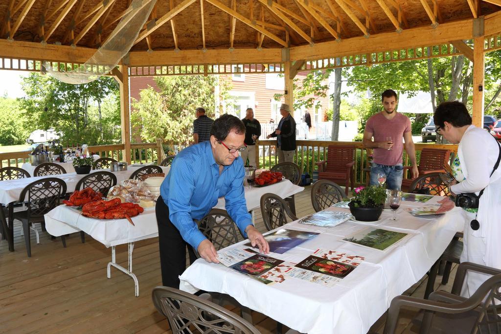 Complexe d'hébergement la Maison touristique Dugas Caraquet Esterno foto